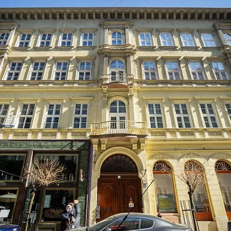 Amora Homes Basilica View Elegant Need Reservation For Free Parking Budapest